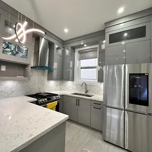Modern And New House Near Pne With Big Garden And Free Parking Vancouver